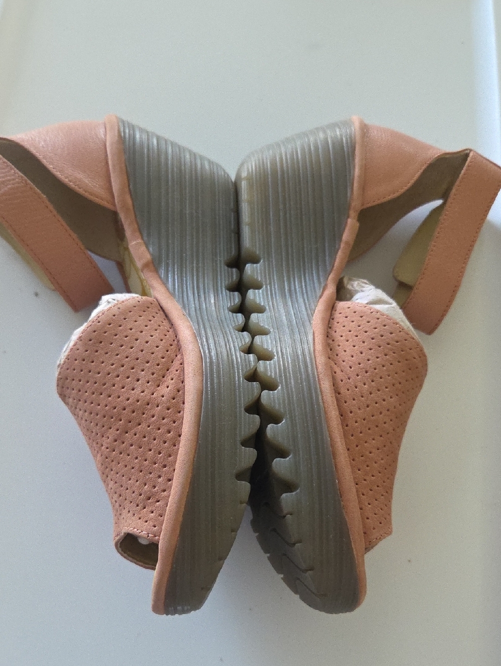 Suede upper with wedge heel - Picture 2 of 5
